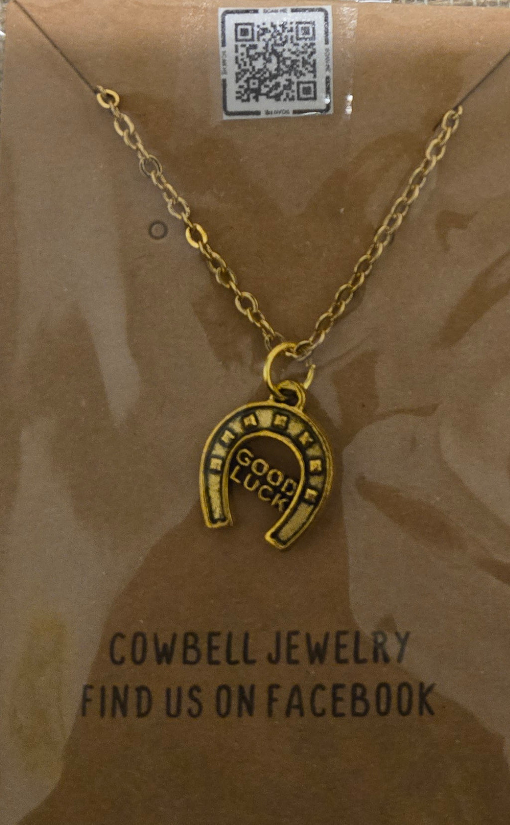 Horse shoe pendant necklace