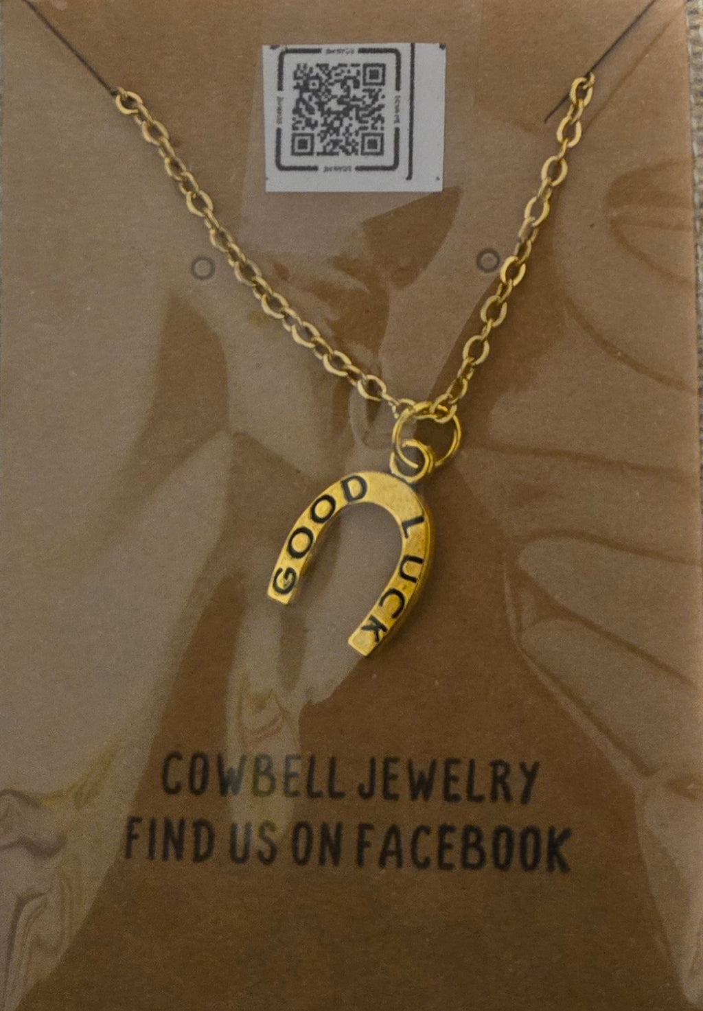 Horse shoe pendant necklace